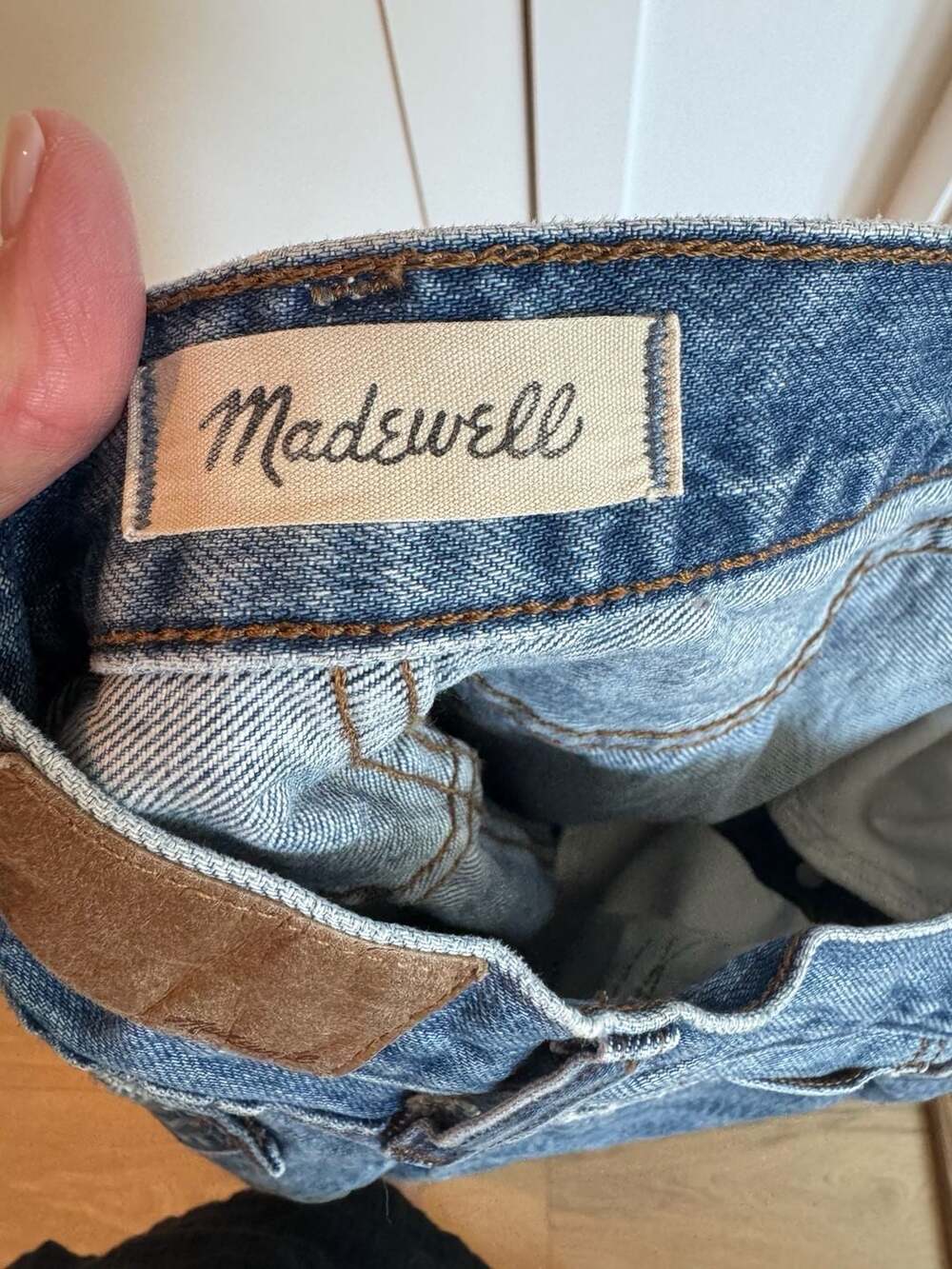 Madewell The Perfect Vintage Straight Jean in Becker Wash: Button-Front Edition - Picture 5 of 5